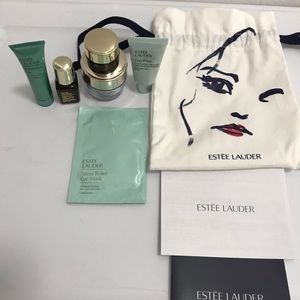 Brand new Estée Lauder makeup skincare set